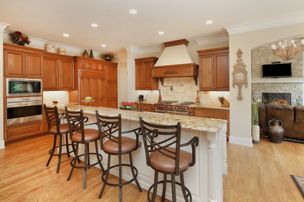 7-6 Briarbrook Trail-Kitchen.jpg